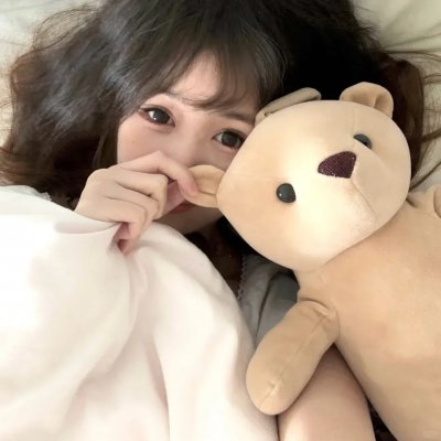 黑暗中的两个人
